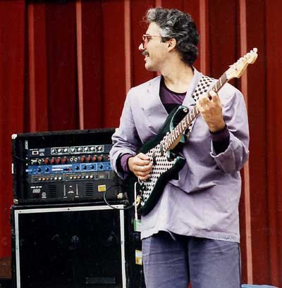 Steve Khan performing with Weather Update, photo by Finn Manford